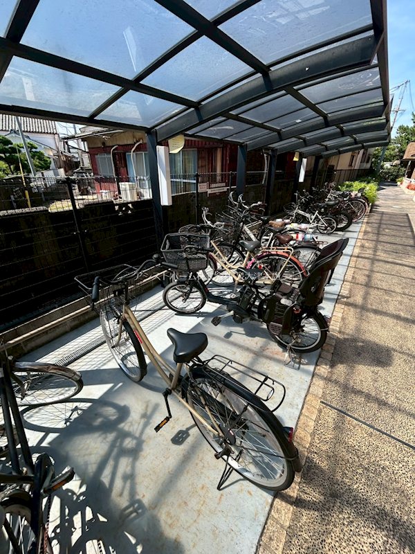 プラージュ sakigake 屋根付き駐輪場