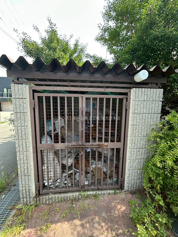 グリーンフィールド 共用ゴミ捨て場