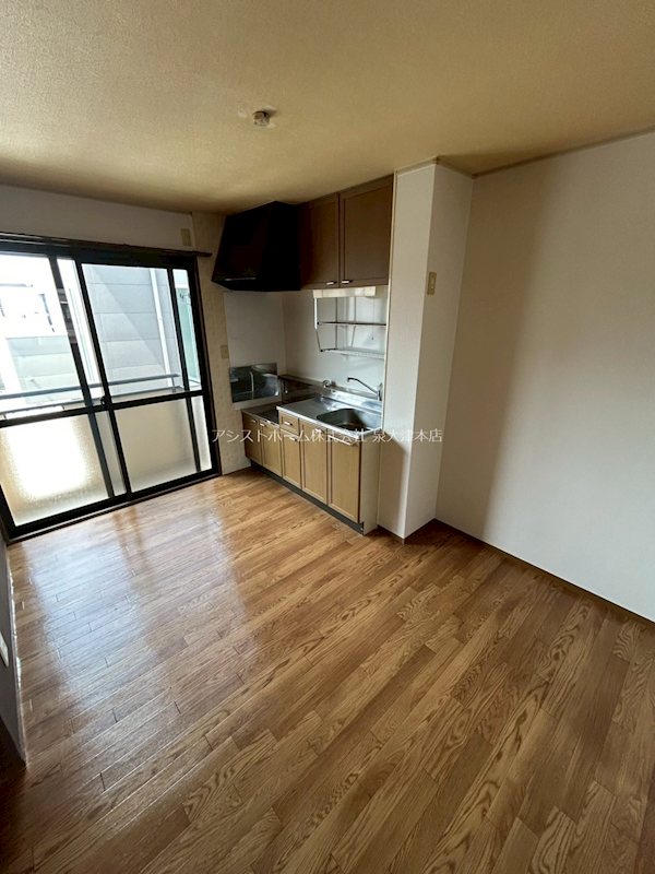 グリーンフィールド 窓があり日差しの入るお部屋です