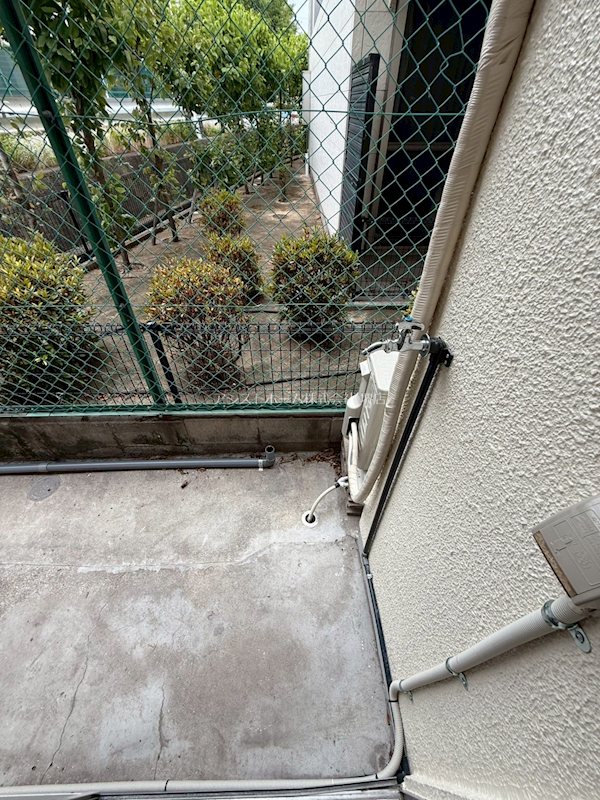 鳳ハイツ 室外洗濯機置き場