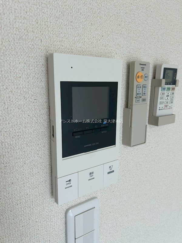 フジパレス東羽衣Ⅲ番館 来訪者をカメラで確認できるので女性の方にも安心
