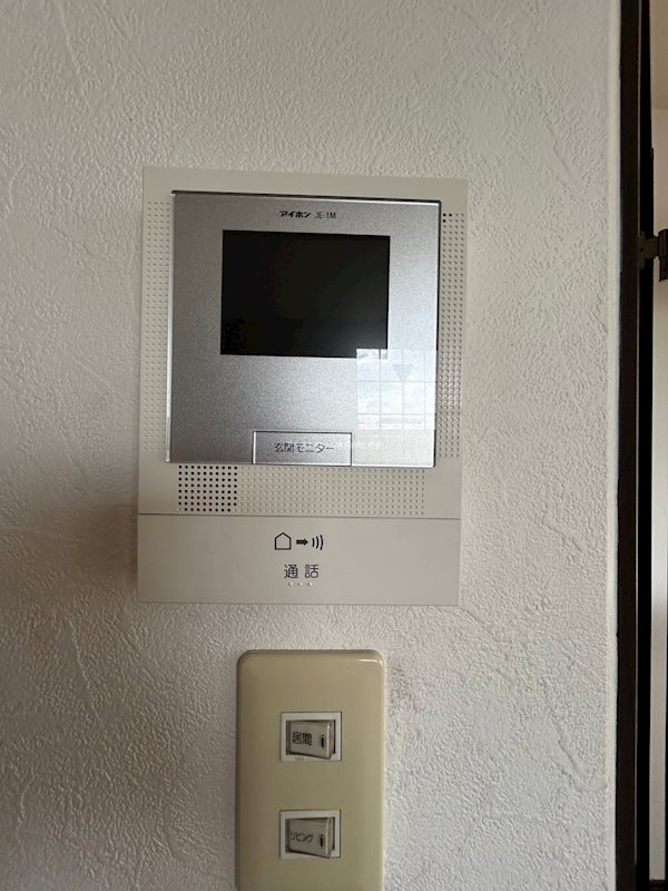 アルティエーレセラA棟 来訪者をカメラで確認できます