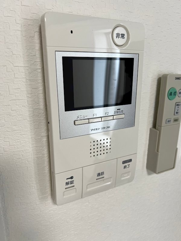 エヌエムスワサントディス 来訪者をカメラで確認できます