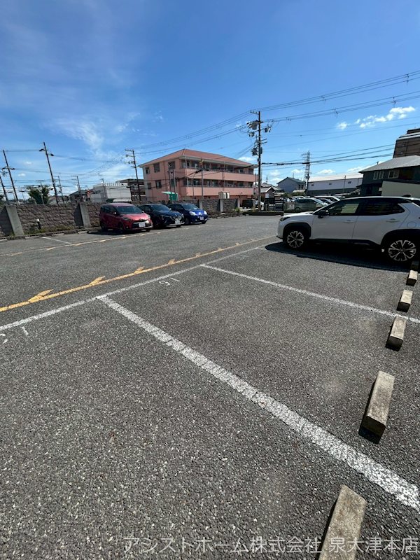 ELLEGRANDE OZU 広めの駐車場