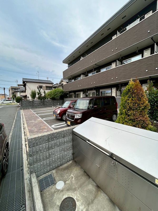 ラフェリシテ 広めの駐車場