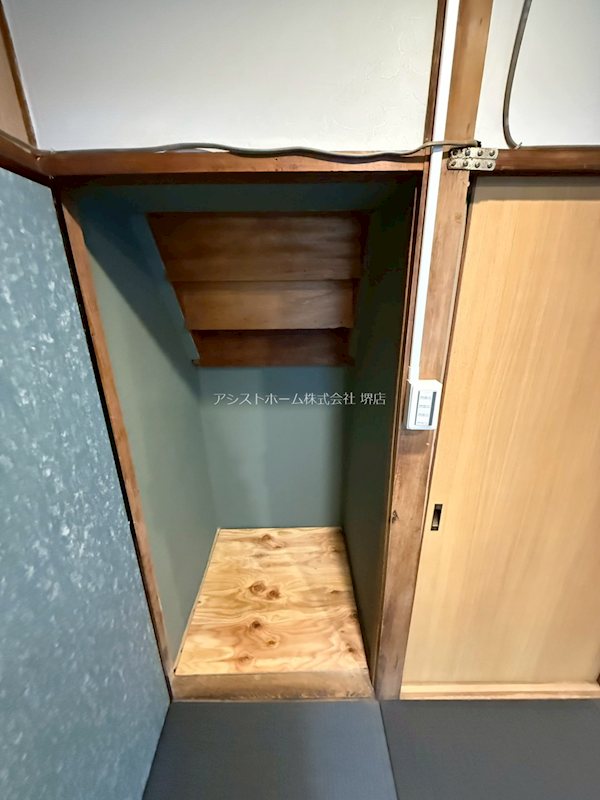 浜寺石津西貸家 収納