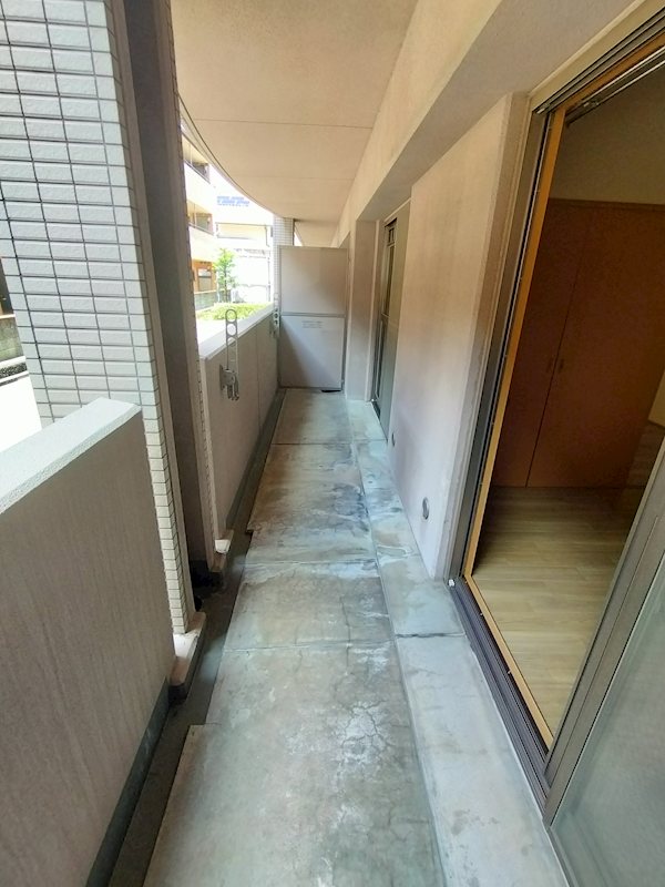 ウィステリア ベランダ