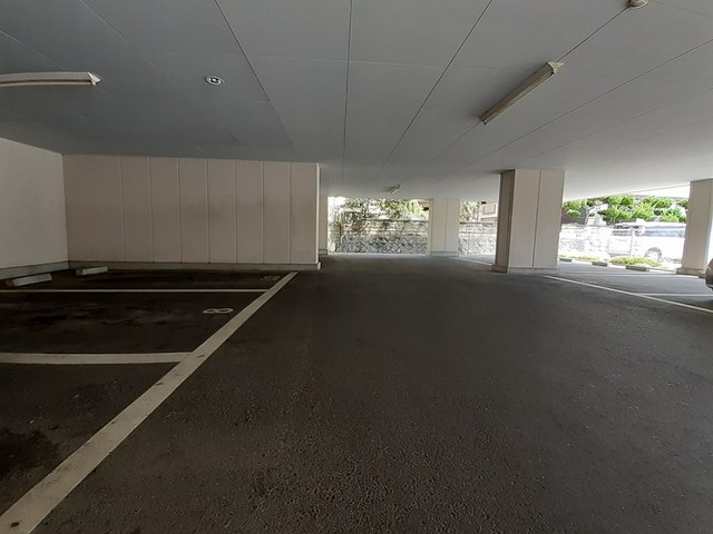 エスペランサ１２７ 駐車場
