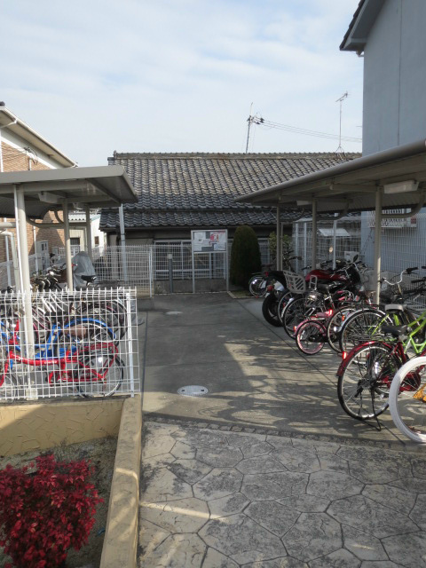 サンリットスクエア 駐車場