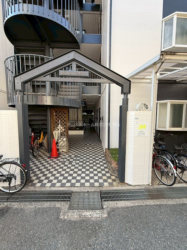 ゴールドクレスト   エントランス