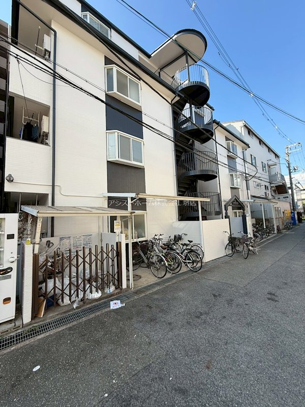 ゴールドクレスト   外観