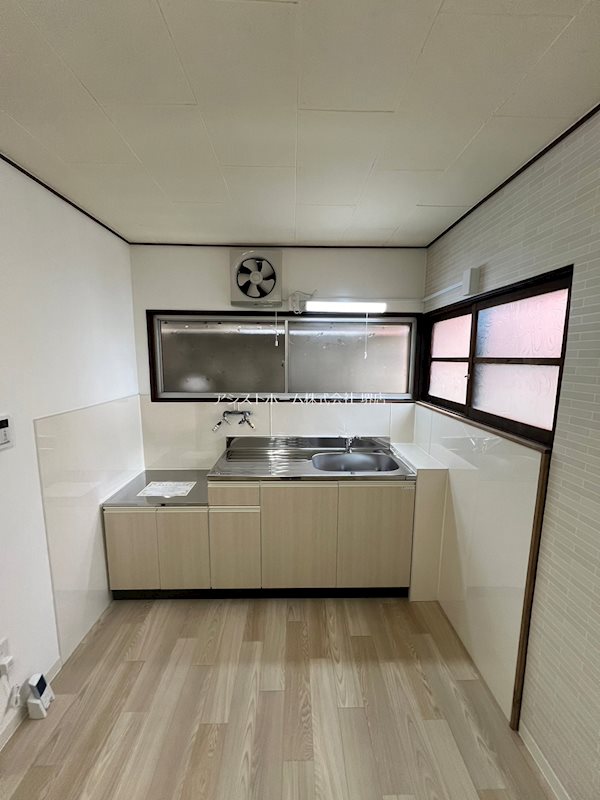 堺区南庄町1-2-8平屋戸建て キッチン