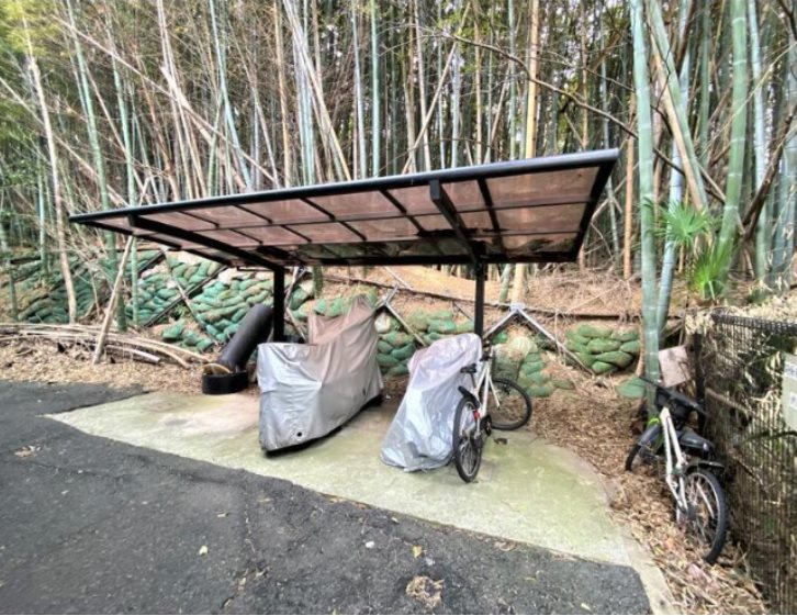 エステートピアイズミ 駐輪場
