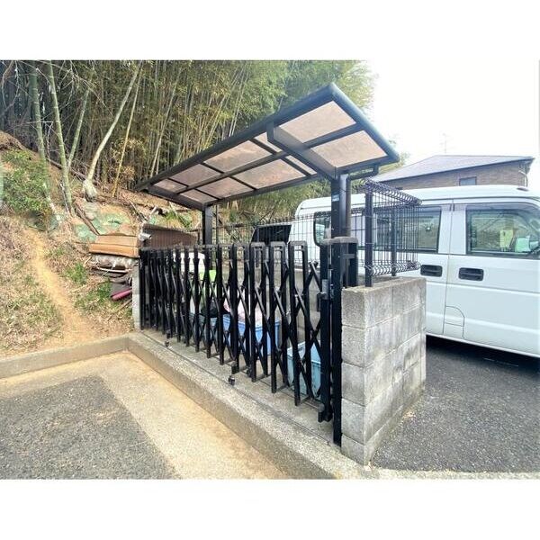 エステートピアイズミ 敷地内ゴミ置き場