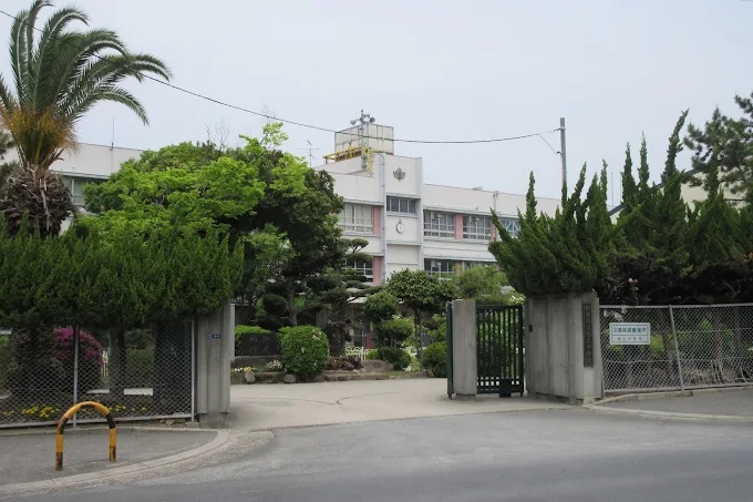 サンリットスクエア 和泉市立信太中学校