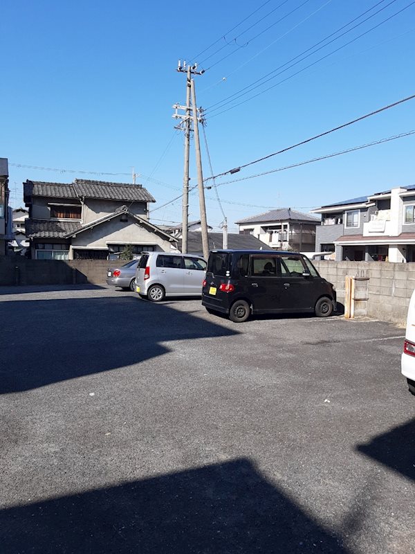 NHマンション 駐車場