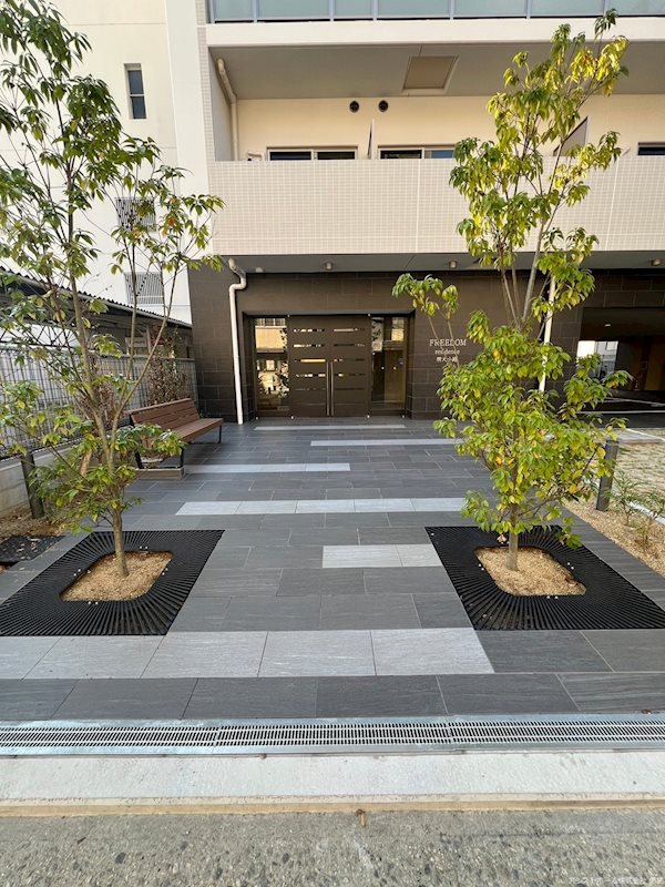 FREEDOMresidence堺大小路 エントランス
