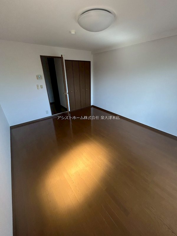 アンプルールフェールフォルス 窓があり日差しの入るお部屋です