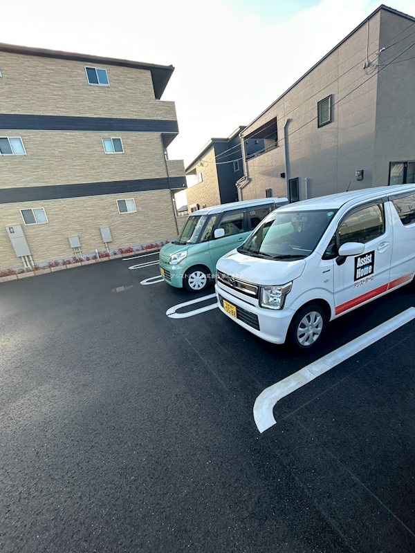 ラ・ルーチェ　Ｙ 駐車場