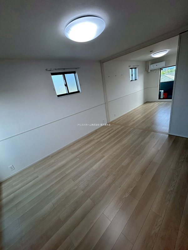 ラ・ルーチェ　Ｙ 窓があり日差しの入るお部屋です