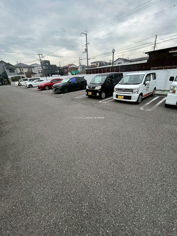 アフタヌーンベル 広めの駐車場