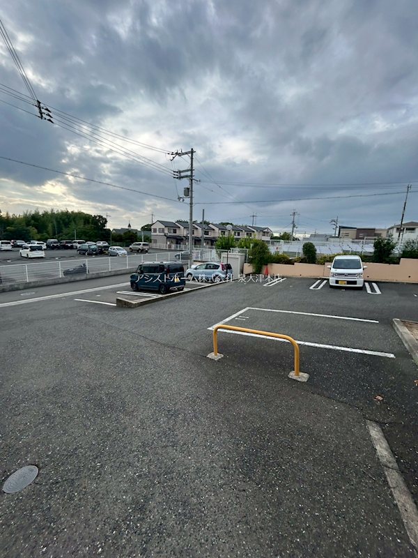 ジャスパーヒルズⅠ 広めの駐車場