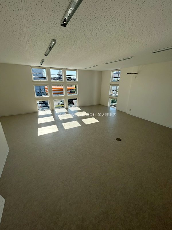 Ones-Office岸和田 窓があり日差しの入るお部屋です