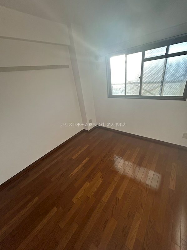 ウォーク羽衣 窓があり日差しの入るお部屋です