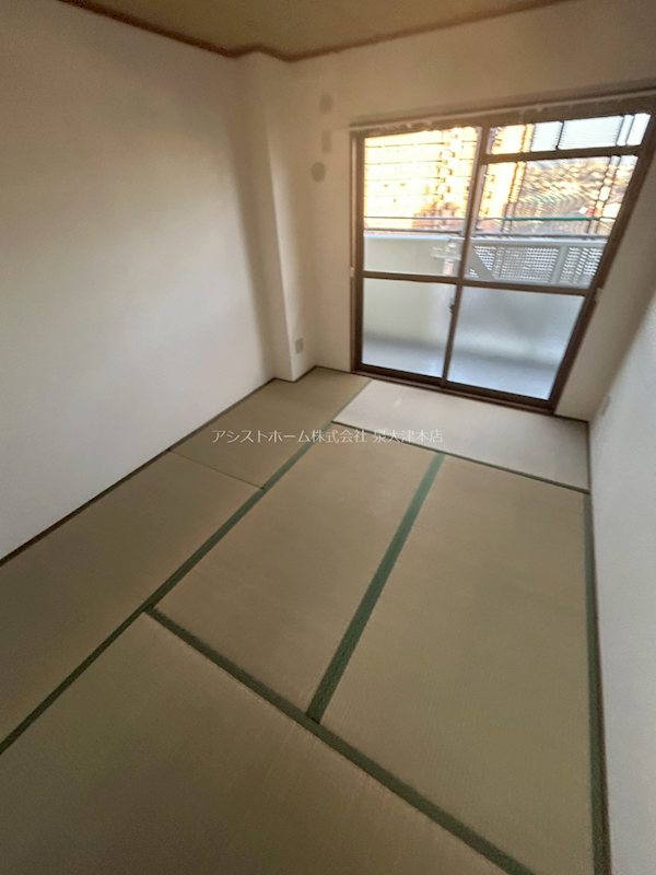 ウォーク羽衣 窓があり日差しの入るお部屋です