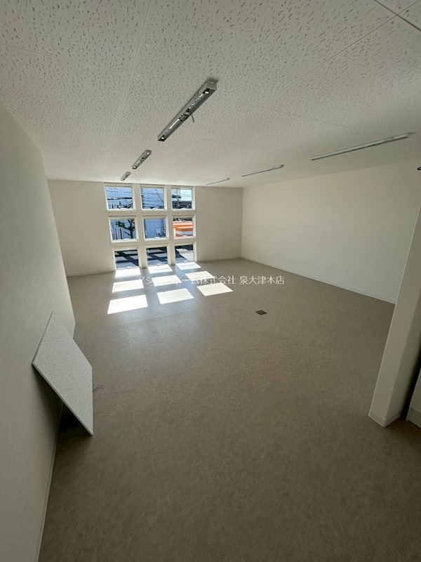 Ones-Office岸和田 窓があり日差しの入るお部屋です