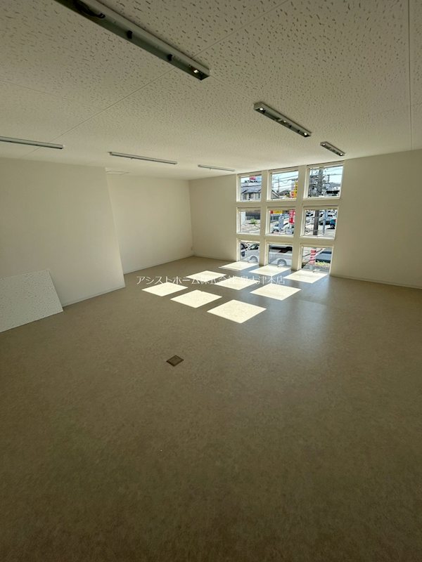 Ones-Office岸和田 窓があり日差しの入るお部屋です