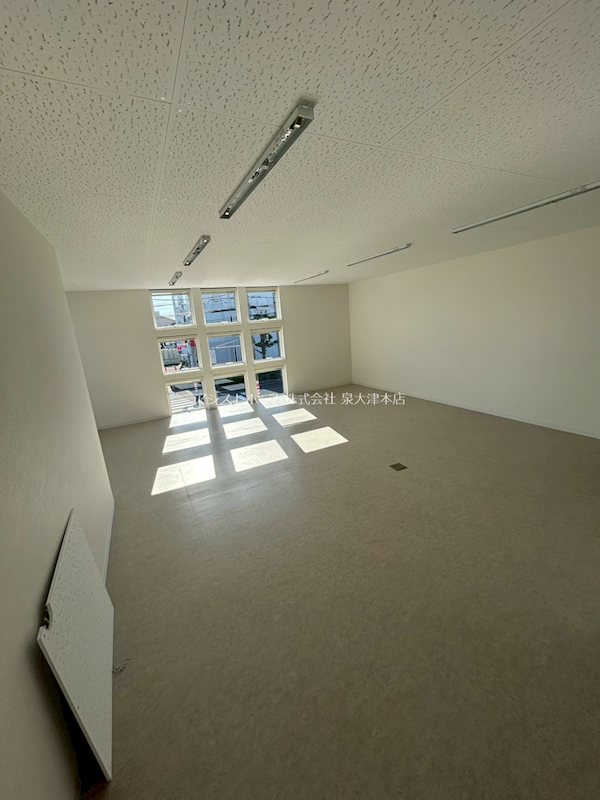 Ones-Office岸和田 窓があり日差しの入るお部屋です
