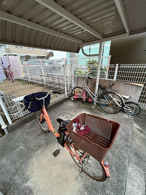 サンプライムシティ 屋根付き駐輪場