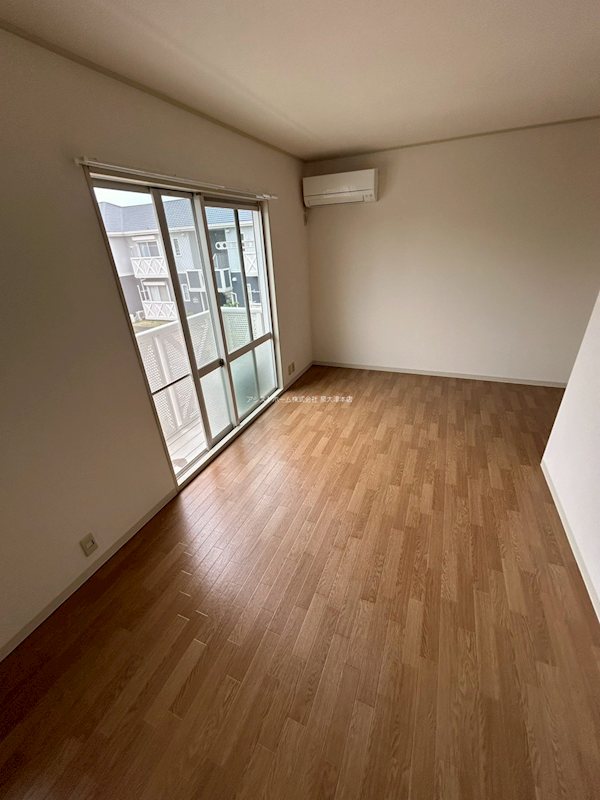 サンプライムシティ 窓があり日差しの入るお部屋です