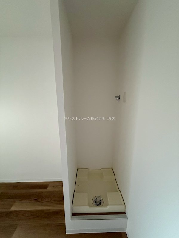 ゴールドクレスト   室内洗濯機置き場
