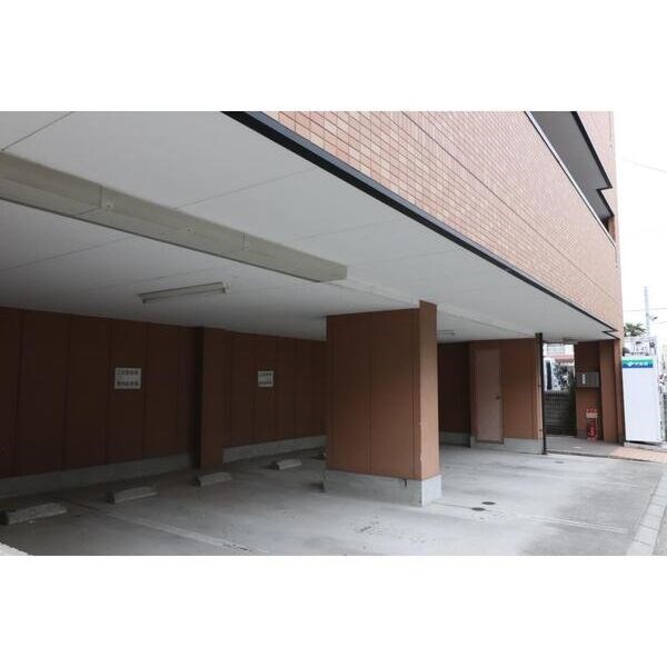 エミーユⅠ 屋根付き駐車場