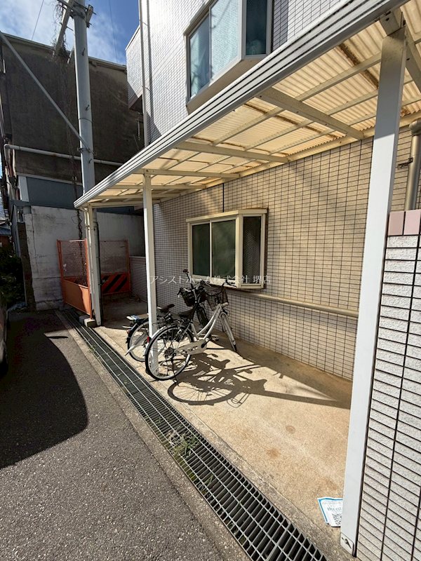 COCO堺東Ⅱ  屋根付き駐輪場