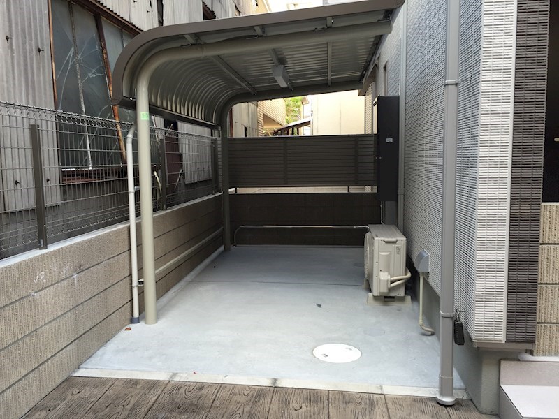 アドニスコート堺 屋根付き駐輪場