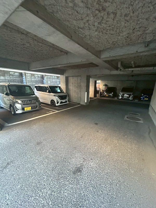 クリーンハイツ助松 屋根付き駐車場