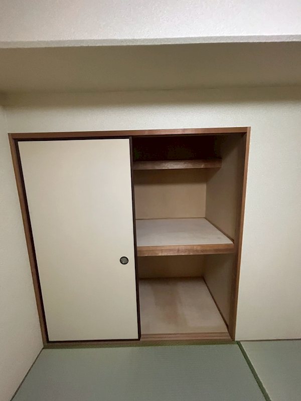 クリーンハイツ助松 押し入れ