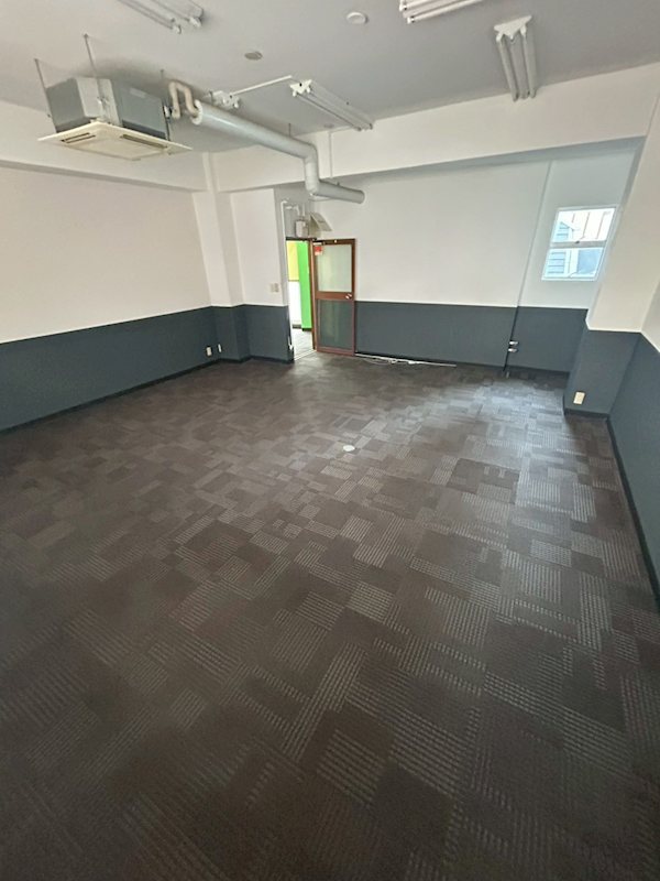 西端第一ビル 窓があり日差しの入るお部屋です