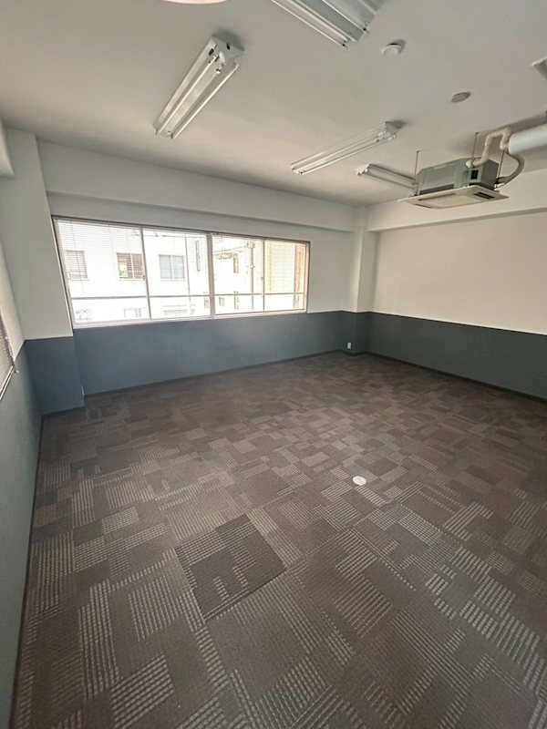 西端第一ビル 広々としたお部屋です