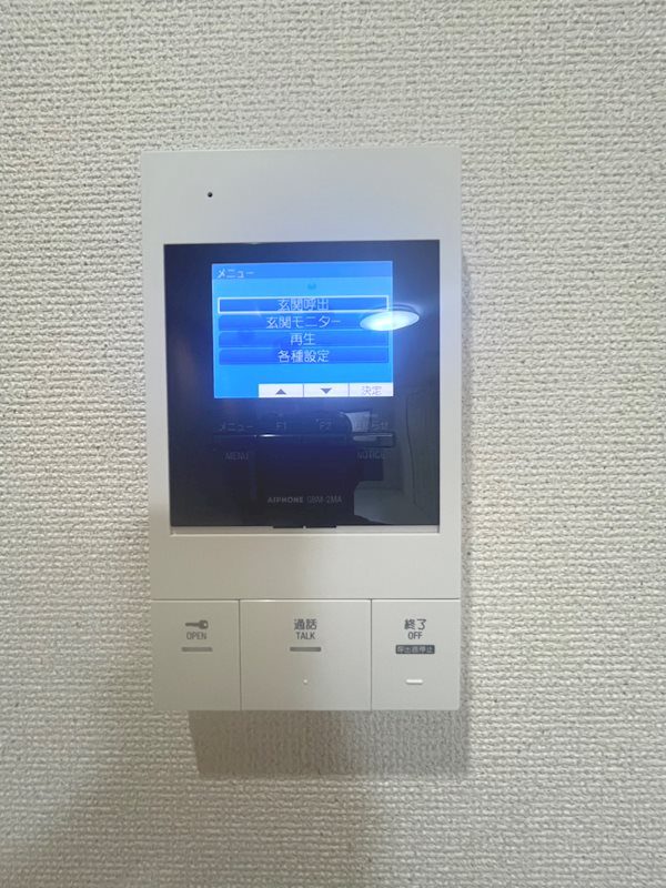 フジパレス高石駅西Ⅱ番館 来訪者の顔が見えて安心モニター付きインターホン♪
