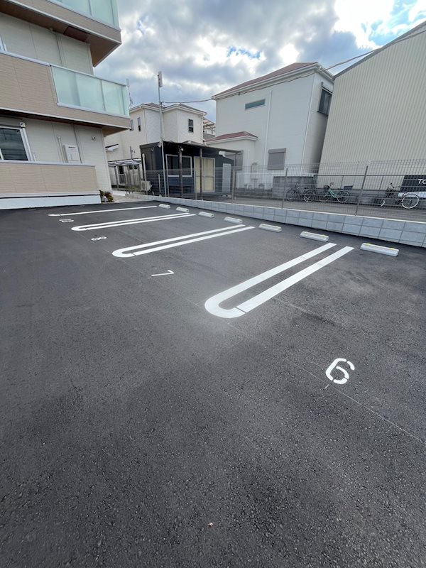 サニーグリーン ゆとりのある駐車スペース♪