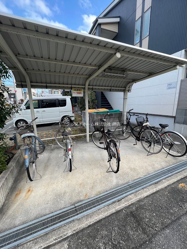 フジパレス南清水町Ⅰ番館 屋根付駐輪場