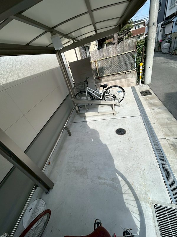 ハピネス高師浜 屋根付き駐輪場