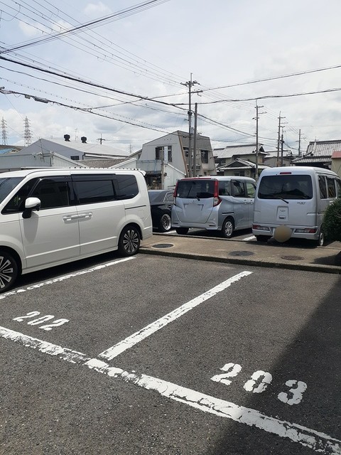 コスモスマンション 駐車場