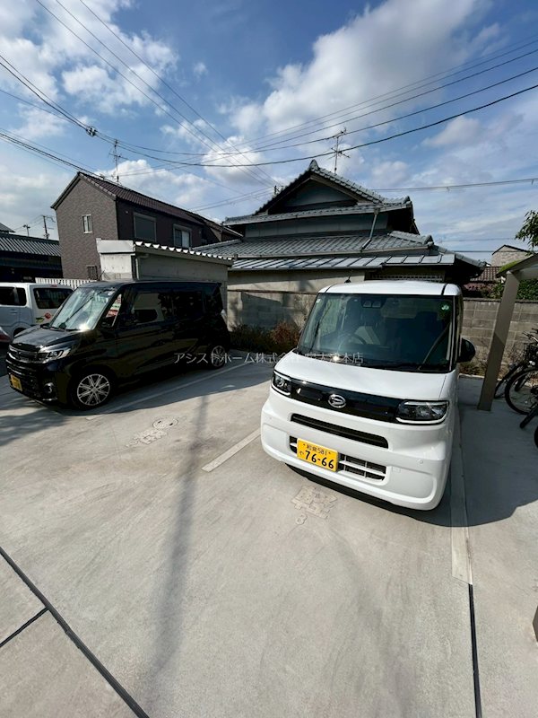 ジーメゾン高石千代田 駐車場