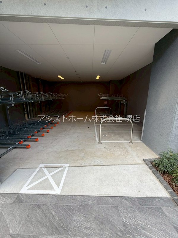 S-RESIDENCE堺blaze 屋根付き駐輪場