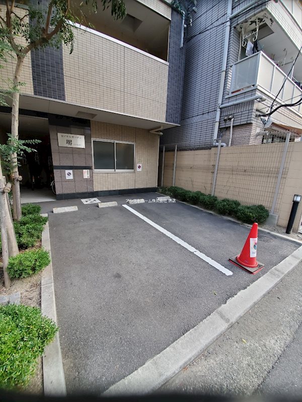 ロイヤルガーデン堺 駐車場